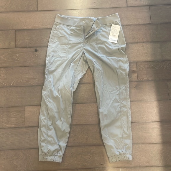 NWT Athleta Trekkie Jogger 2.0 - Picture 1 of 3